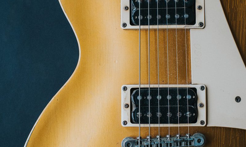closeup photography of electric guitar