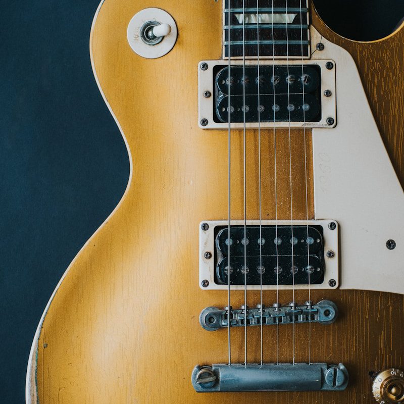 closeup photography of electric guitar